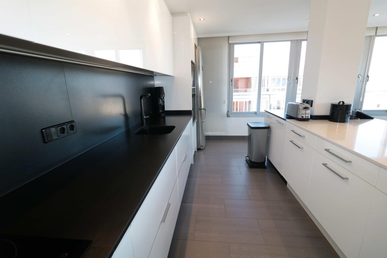 APPARTEMENT EXCLUSIF RÉNOVÉ À NAVAMARES 1ÈRE LIGNE DE L’ACEQUION AVEC PISCINE !!