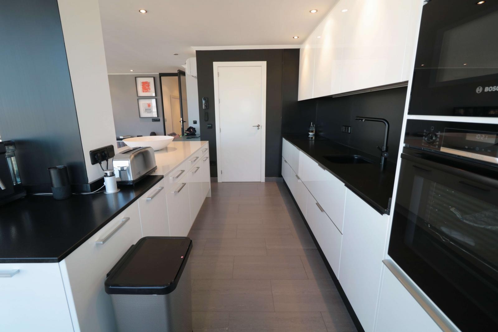 APPARTEMENT EXCLUSIF RÉNOVÉ À NAVAMARES 1ÈRE LIGNE DE L’ACEQUION AVEC PISCINE !!