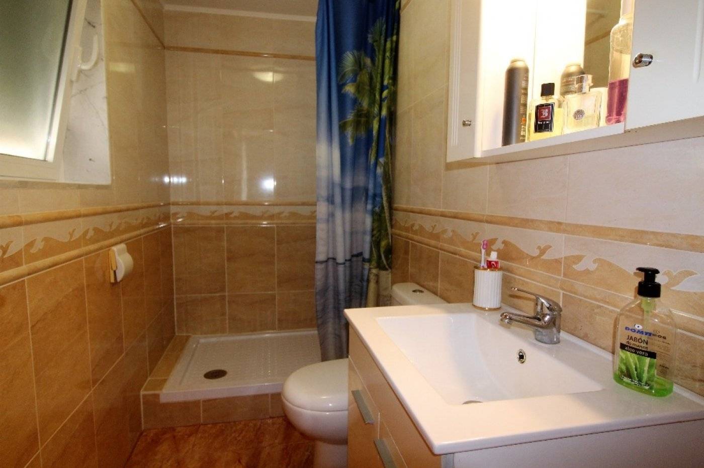 VILLA INDIVIDUELLE AVEC GRAND JARDIN ET PISCINE PRIVÉE SUR LES BALCONS