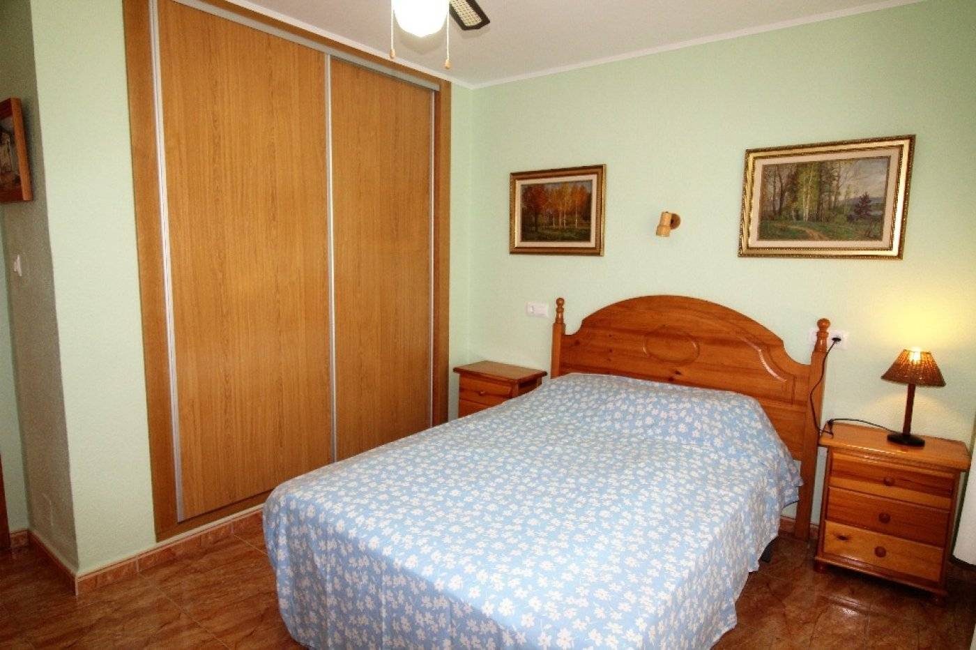 VILLA INDIVIDUELLE AVEC GRAND JARDIN ET PISCINE PRIVÉE SUR LES BALCONS