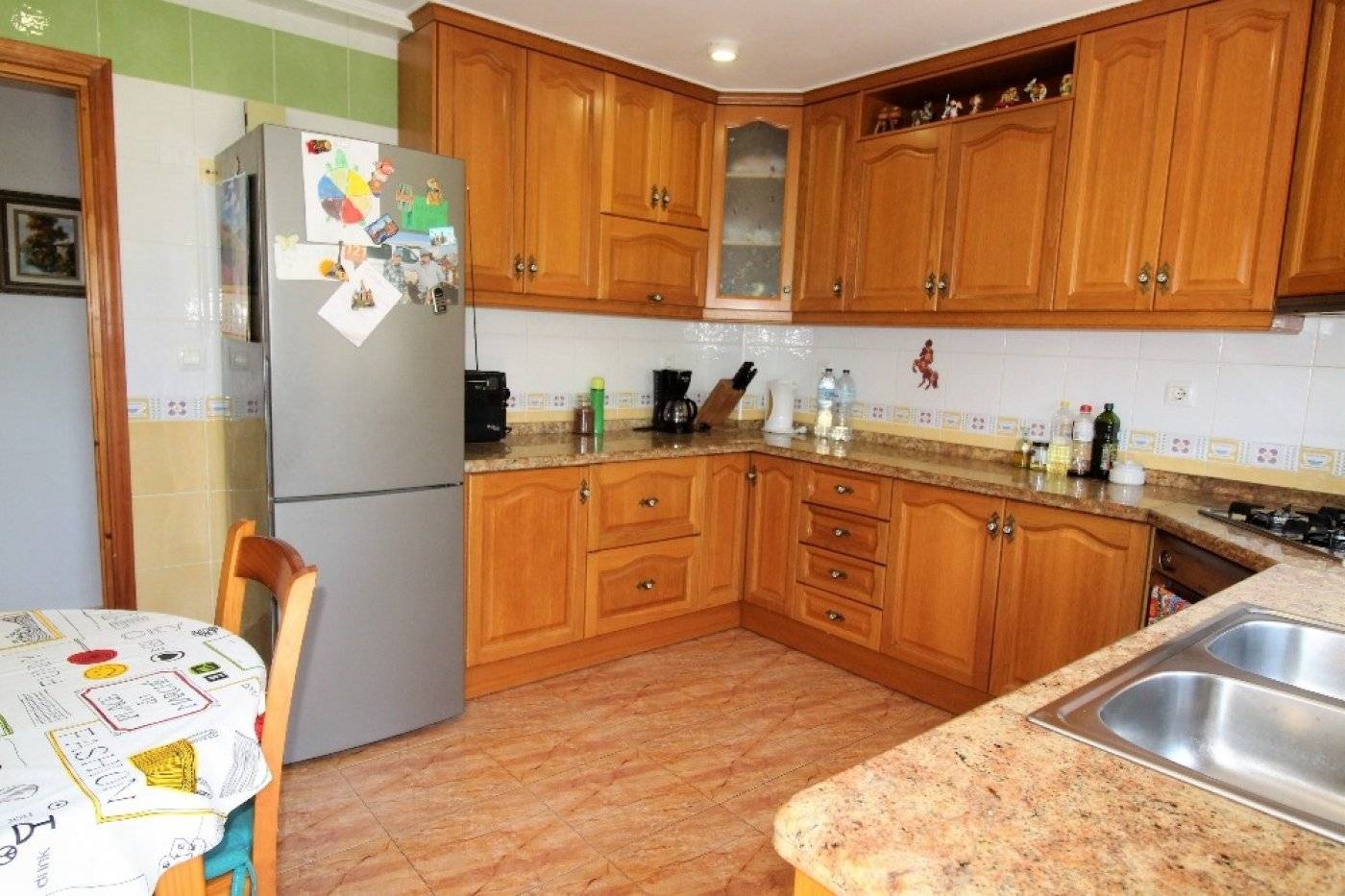 VILLA INDIVIDUELLE AVEC GRAND JARDIN ET PISCINE PRIVÉE SUR LES BALCONS