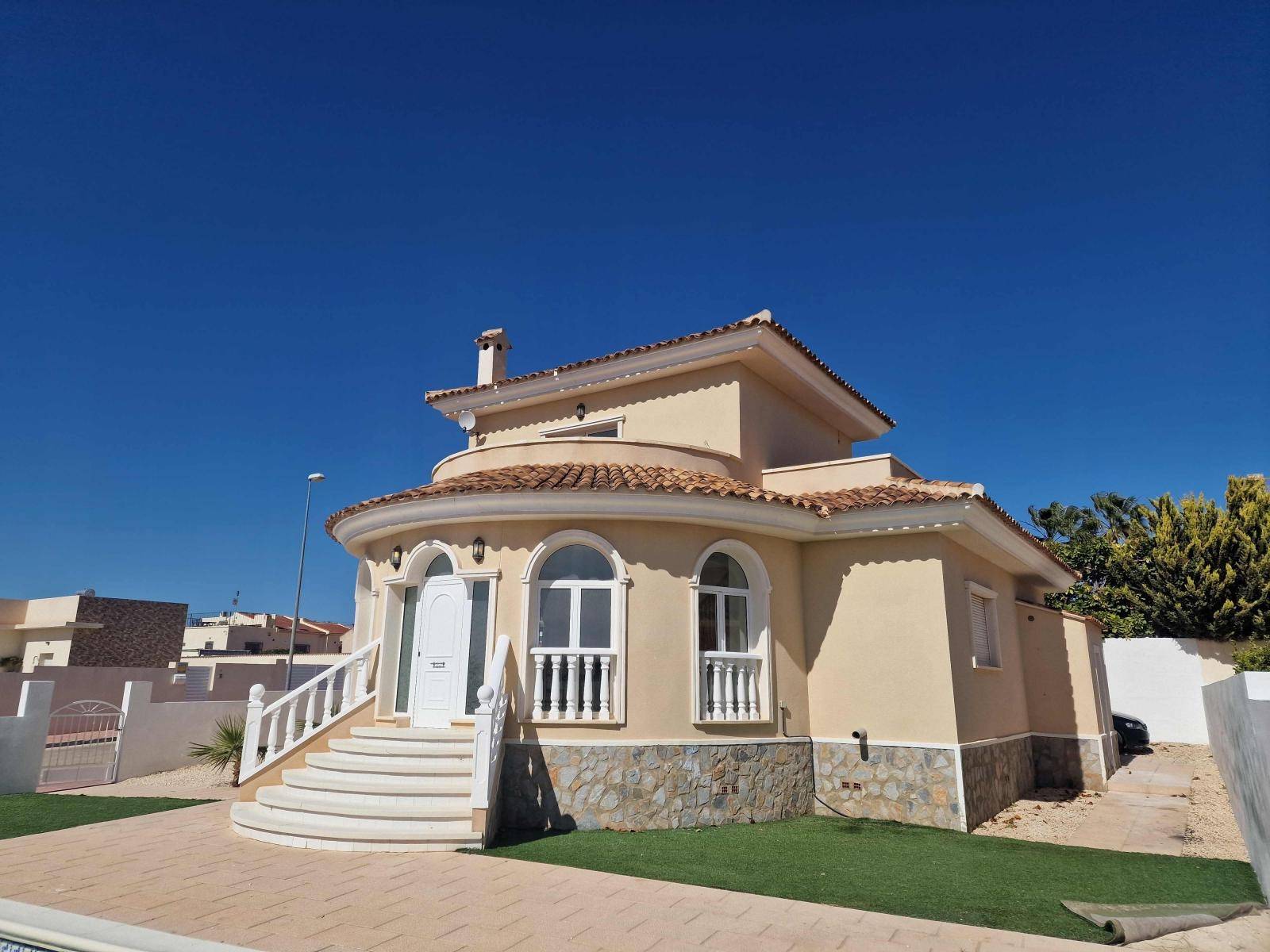 Villa til salg i Rojales