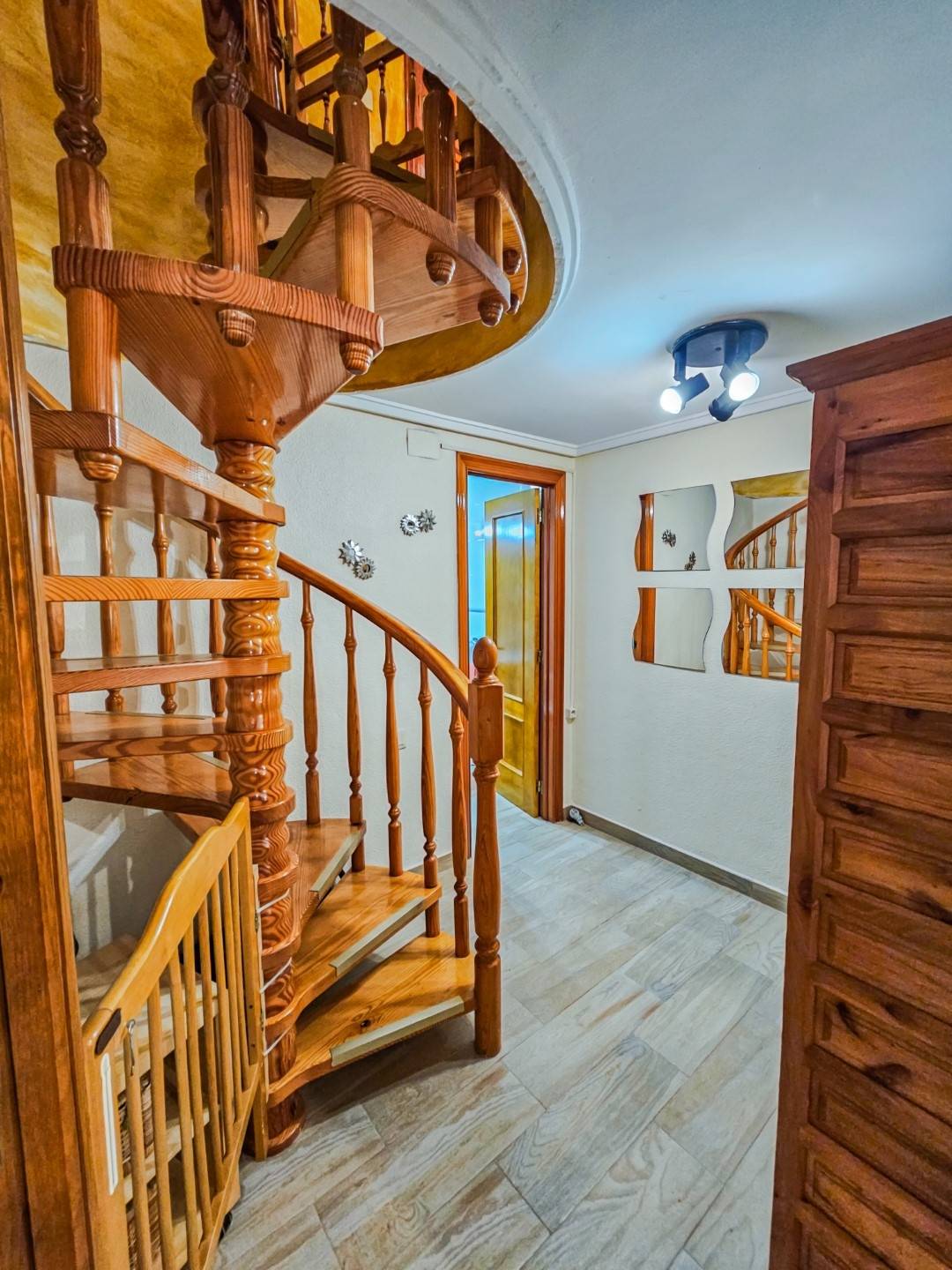 DUPLEX APPARTEMENT OP 170 METER VAN HET STRAND VAN GUARDAMAR MET GARAGE
