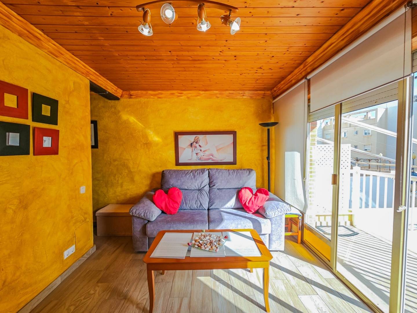 DUPLEX APPARTEMENT OP 170 METER VAN HET STRAND VAN GUARDAMAR MET GARAGE