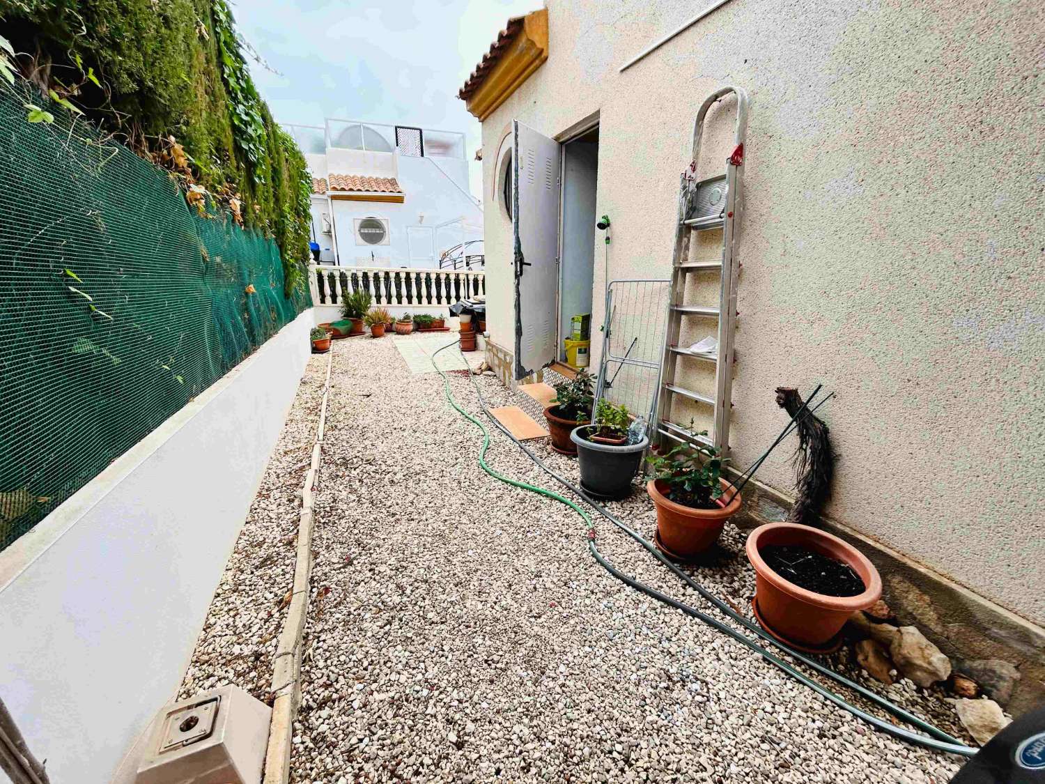 WONDERFUL SEMI-DETACHED HOUSE WITH TERRACE, SOLARIUM AND PRIVATE PARKING NEAR THE BEACH