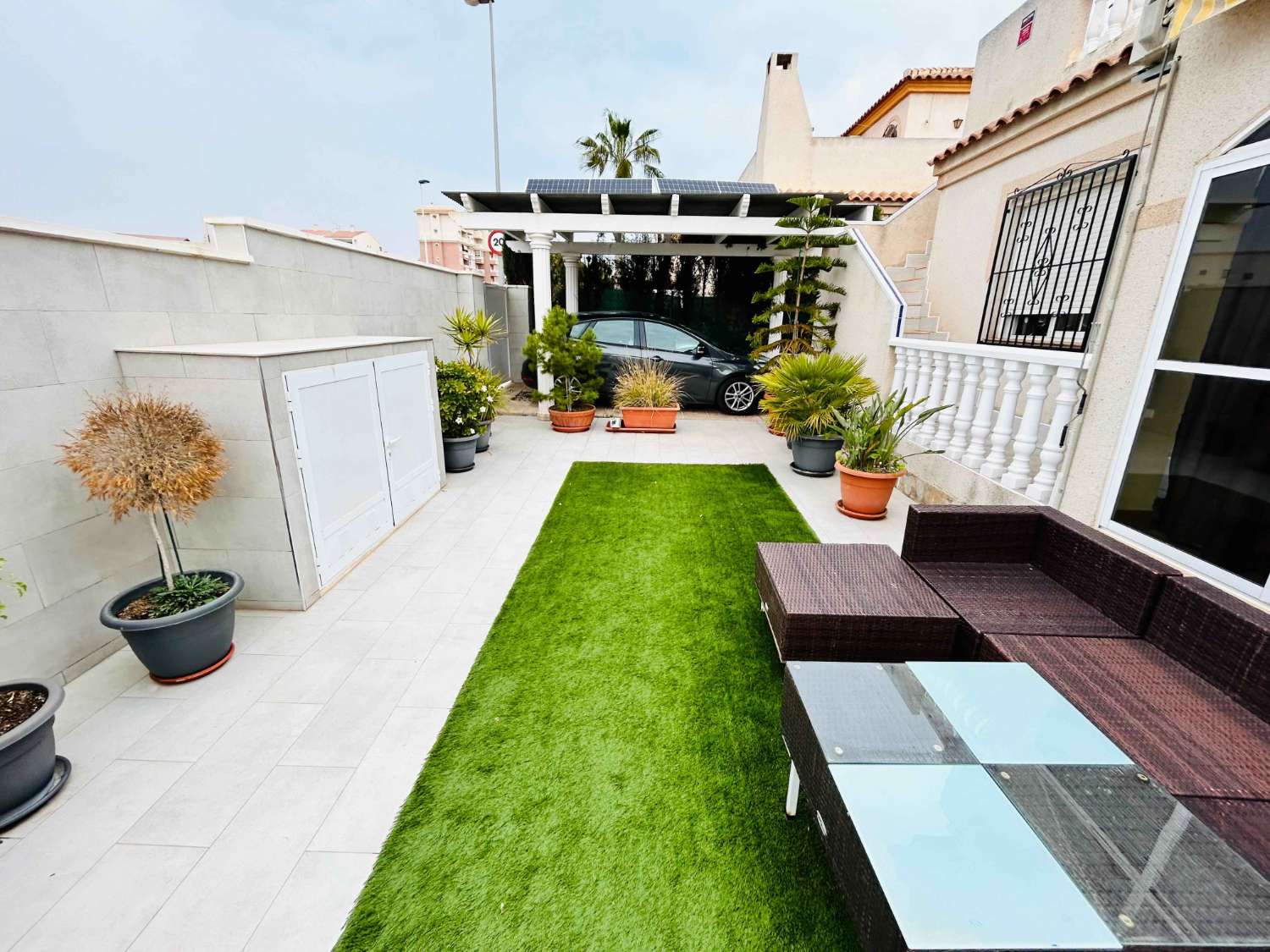 WONDERFUL SEMI-DETACHED HOUSE WITH TERRACE, SOLARIUM AND PRIVATE PARKING NEAR THE BEACH