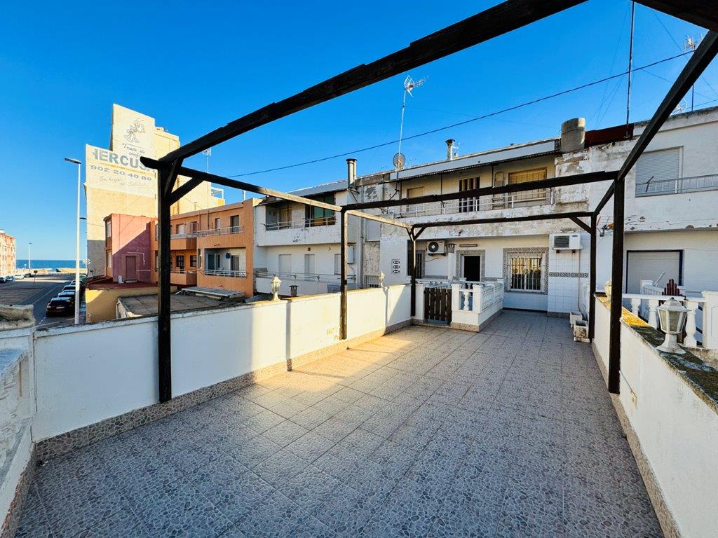 APARTMENT WITH LARGE TERRACE, SOUTH FACING AND 200 MTS. FROM THE BEACH