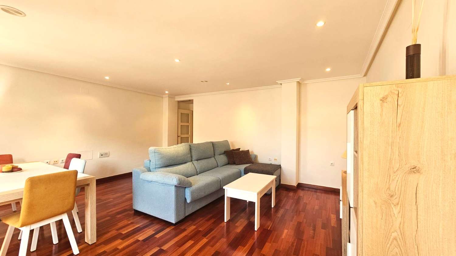 PROSTORNÝ A MODERNÍ PENTHOUSE V SRDCI CENTRA MĚSTA S GARÁŽÍ