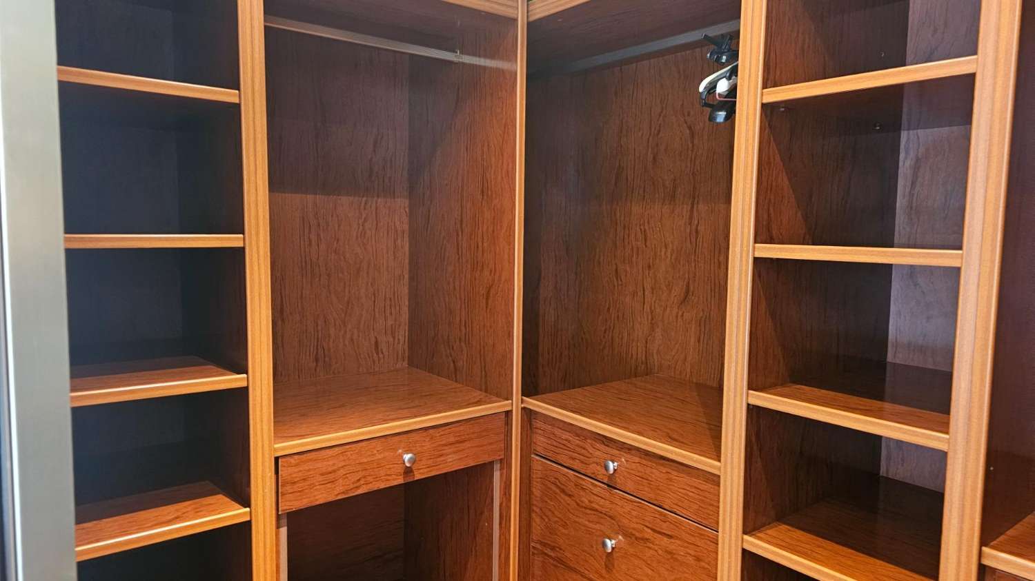 PROSTORNÝ A MODERNÍ PENTHOUSE V SRDCI CENTRA MĚSTA S GARÁŽÍ