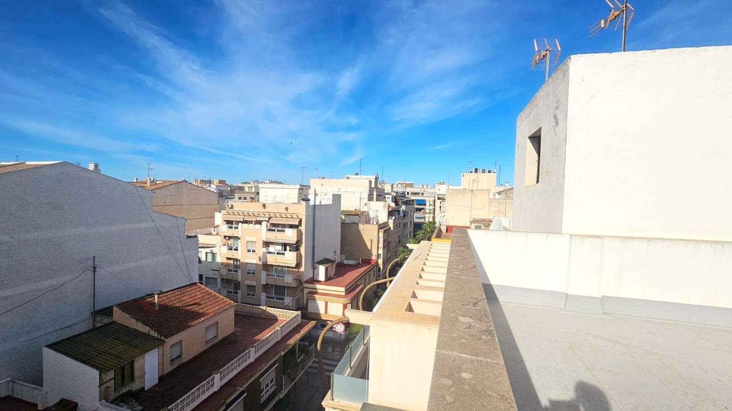 PENTHOUSE SPACIEUX ET MODERNE AU CŒUR DU CENTRE-VILLE