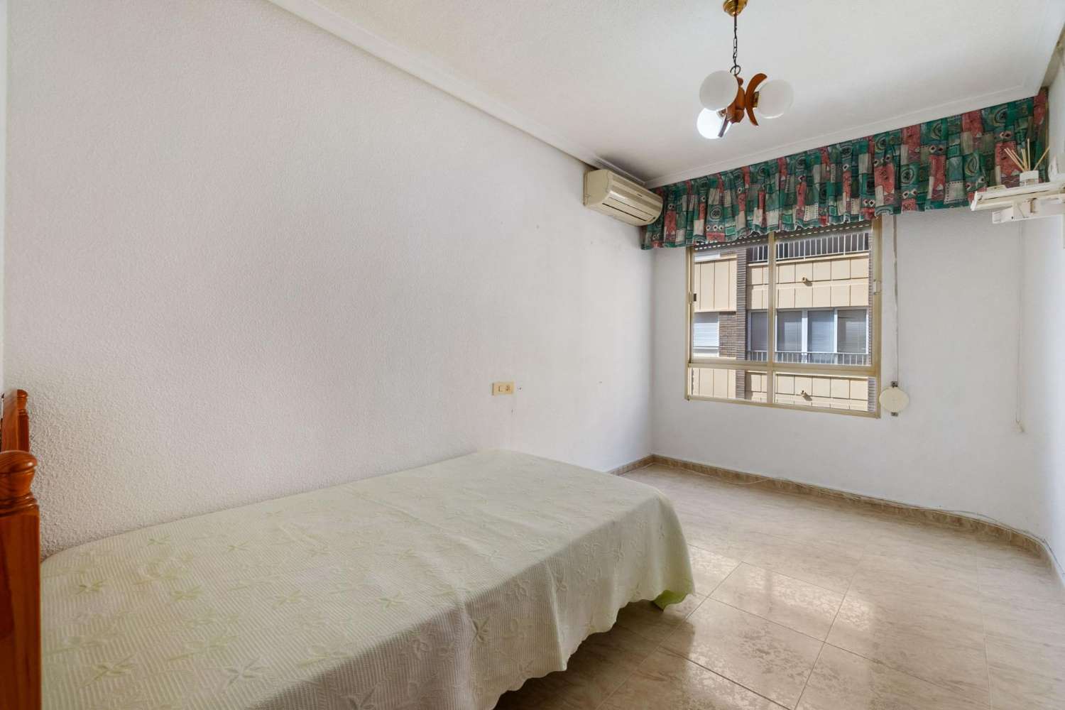 MIESZKAJ NAD MORZEM: SPEKTAKULARNY APARTAMENT OBOK NATURALNYCH BASENÓW