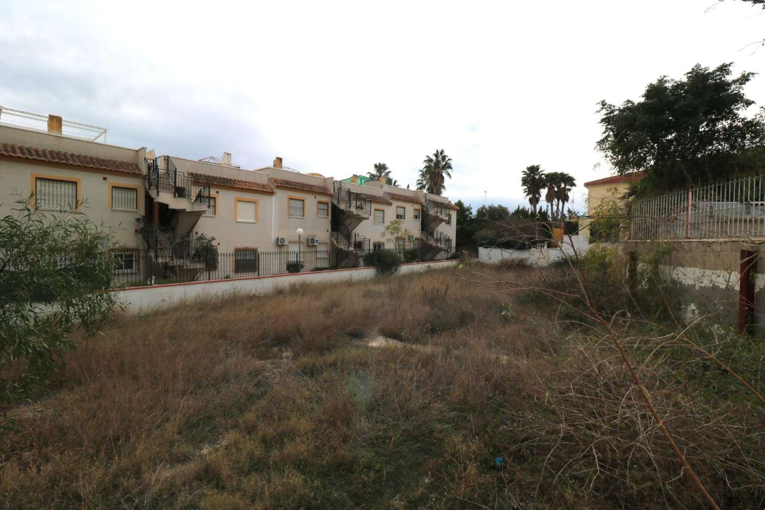 TERRENO IN VENDITA A ALGORFA VICINO AL CAMPO DA GOLF (LA FINCA GOLF RESORT)