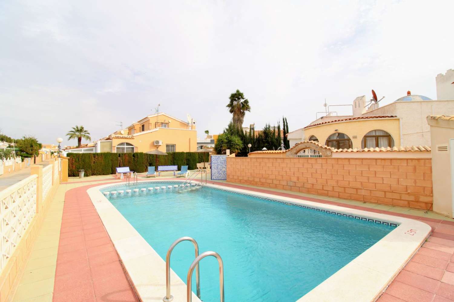 BEAUTIFUL DETACHED HOUSE WITH DRIVEWAY IN LAS MIMOSAS (ORIHUELA COSTA)
