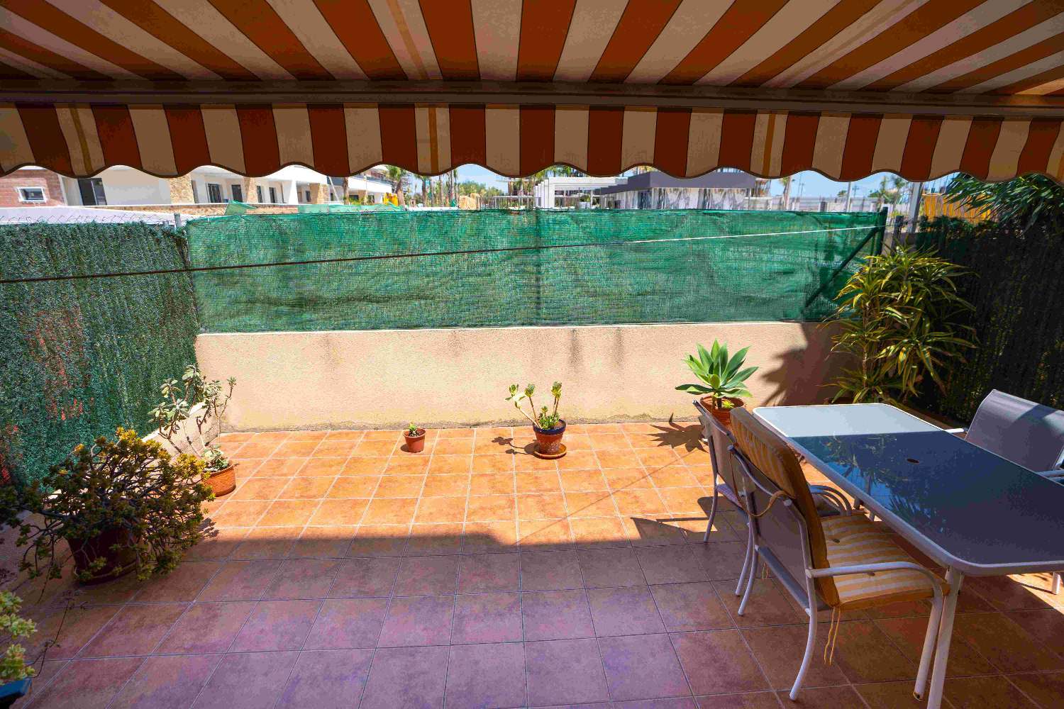GROUND FLOOR APARTMENT IN RESD. GATED WITH GARAGE SPACE AND STORAGE ROOM IN PLAYA FLAMENCA