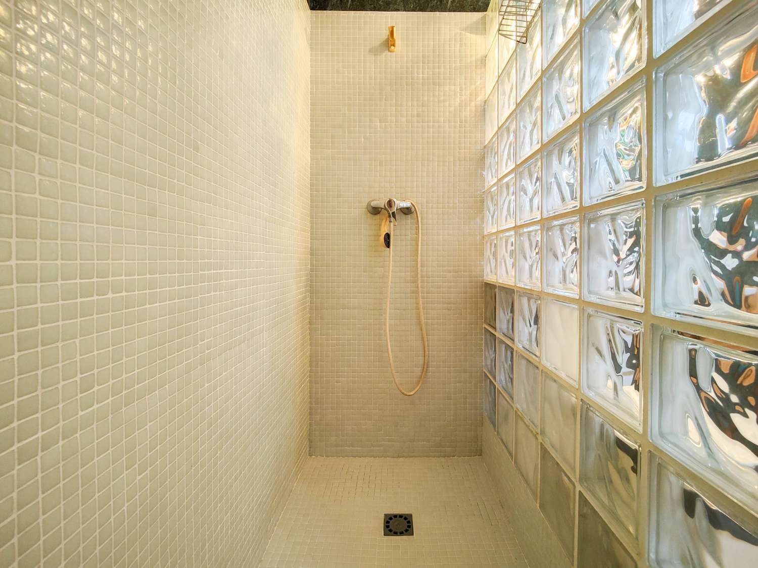 "UNIQUE OPPORTUNITY! DETACHED 2 BEDROOM VILLA WITH LARGE PLOT IN AGUAS NUEVAS, TORREVIEJA."
