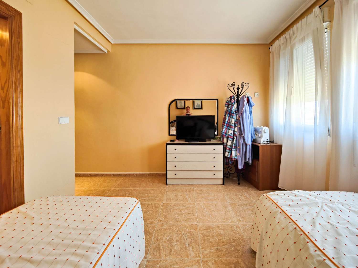 "UNIQUE OPPORTUNITY! DETACHED 2 BEDROOM VILLA WITH LARGE PLOT IN AGUAS NUEVAS, TORREVIEJA."