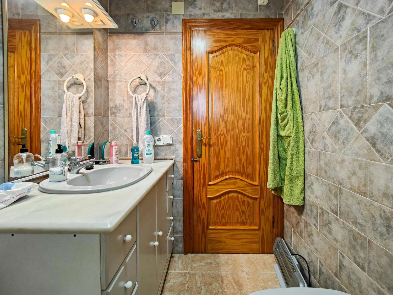"UNIQUE OPPORTUNITY! DETACHED 2 BEDROOM VILLA WITH LARGE PLOT IN AGUAS NUEVAS, TORREVIEJA."
