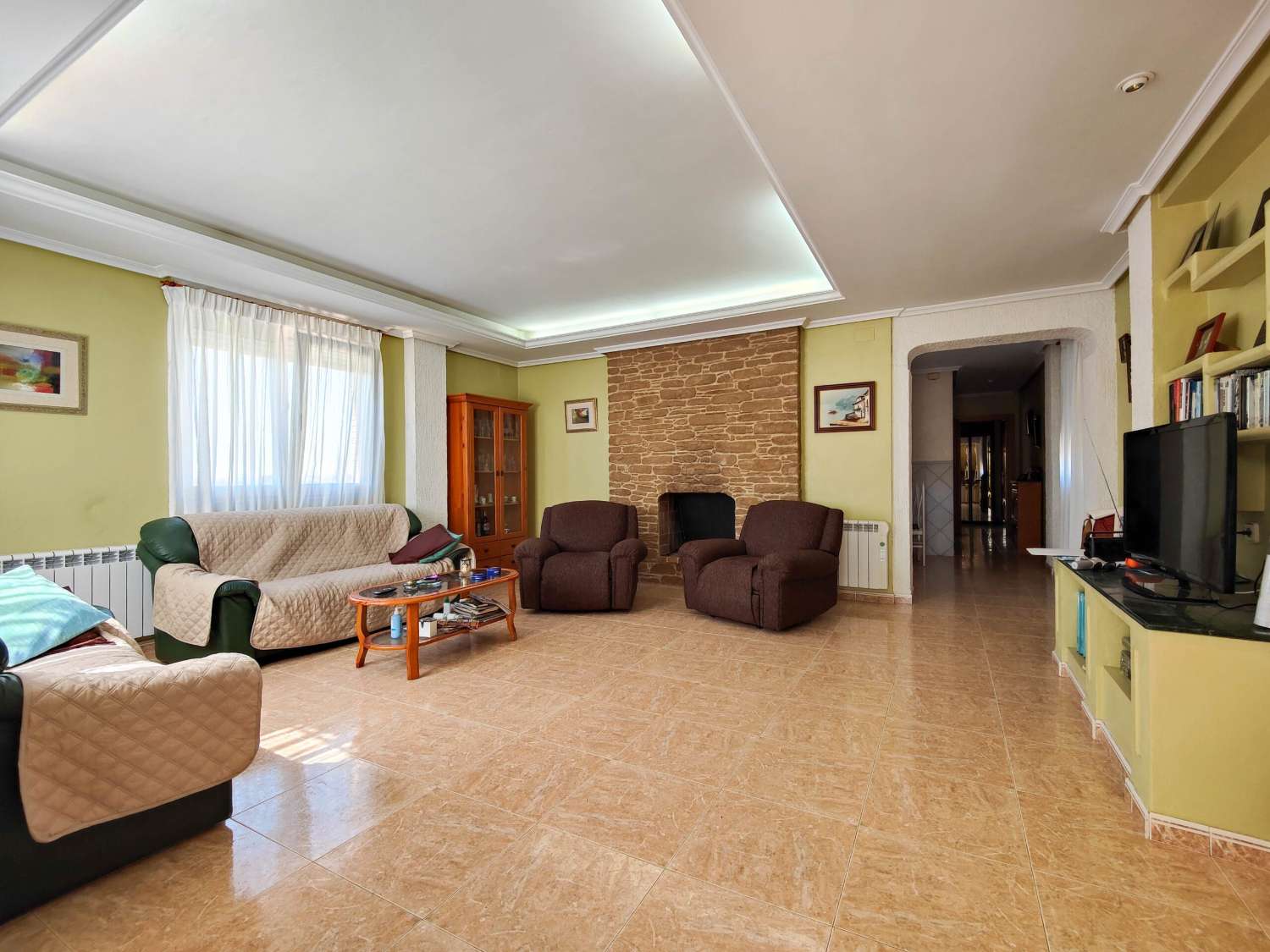 "UNIQUE OPPORTUNITY! DETACHED 2 BEDROOM VILLA WITH LARGE PLOT IN AGUAS NUEVAS, TORREVIEJA."