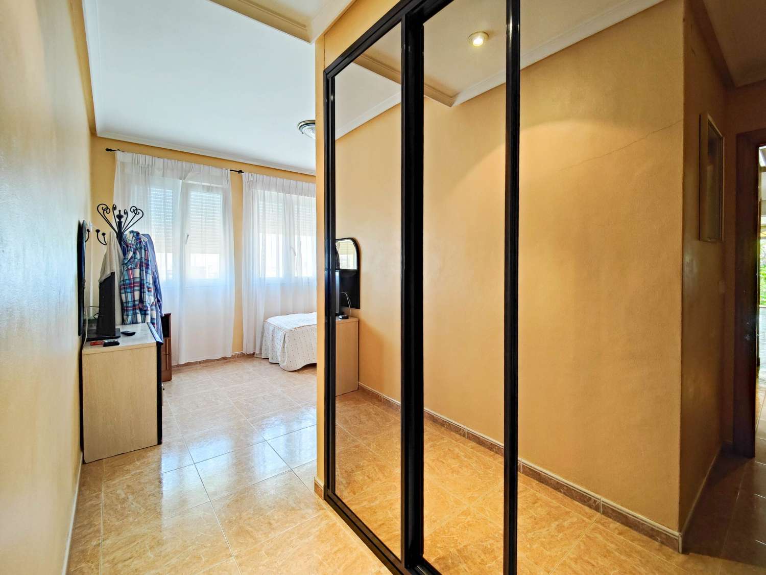 "UNIQUE OPPORTUNITY! DETACHED 2 BEDROOM VILLA WITH LARGE PLOT IN AGUAS NUEVAS, TORREVIEJA."