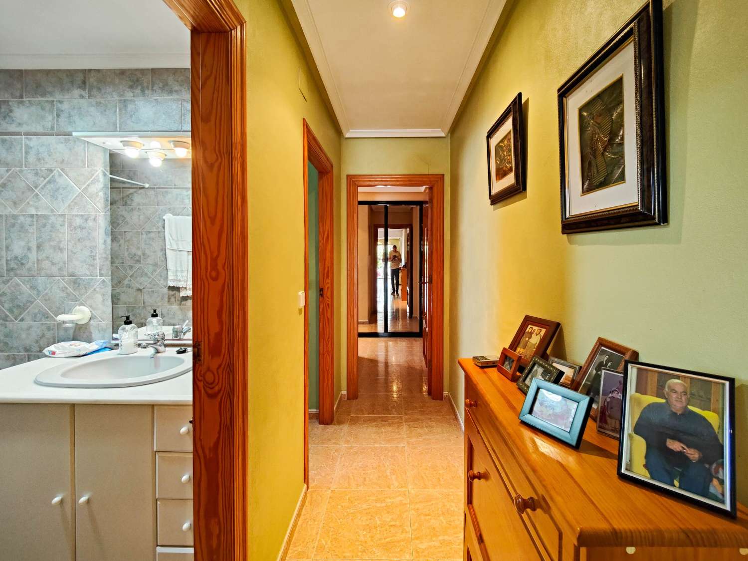 "UNIQUE OPPORTUNITY! DETACHED 2 BEDROOM VILLA WITH LARGE PLOT IN AGUAS NUEVAS, TORREVIEJA."