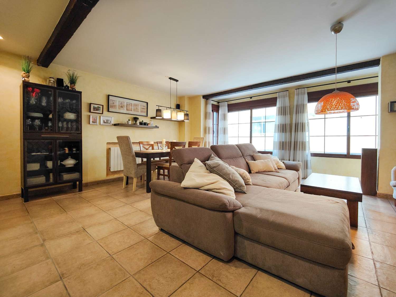 ¡OPORTUNIDAD ÚNICA! PRECIOSO APARTAMENTO REFORMADO DE 2 DORMITORIOS EN EL CENTRO DE TORREVIEJA