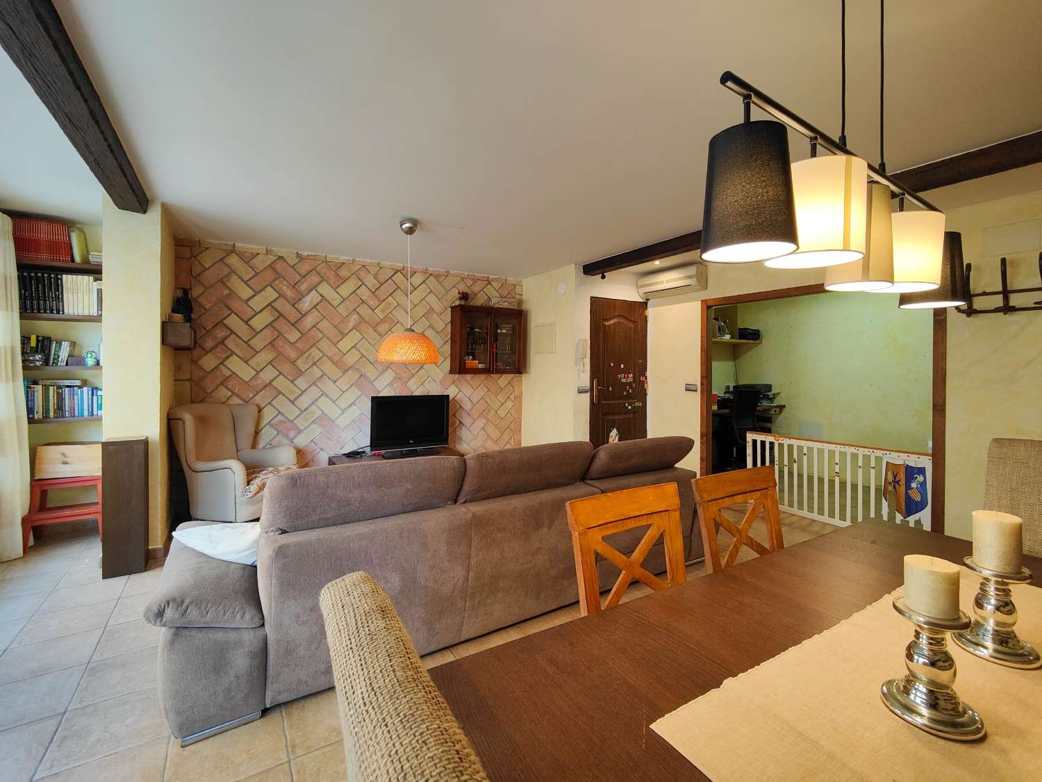 ¡OPORTUNIDAD ÚNICA! PRECIOSO APARTAMENTO REFORMADO DE 2 DORMITORIOS EN EL CENTRO DE TORREVIEJA