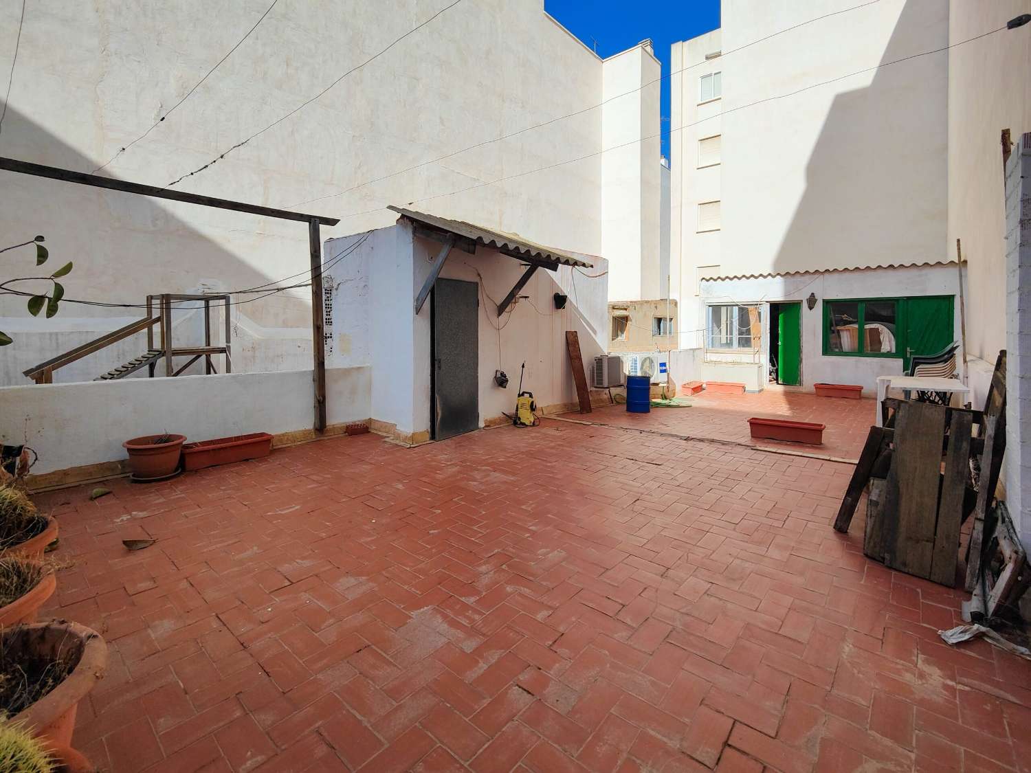 ¡OPORTUNIDAD ÚNICA! PRECIOSO APARTAMENTO REFORMADO DE 2 DORMITORIOS EN EL CENTRO DE TORREVIEJA