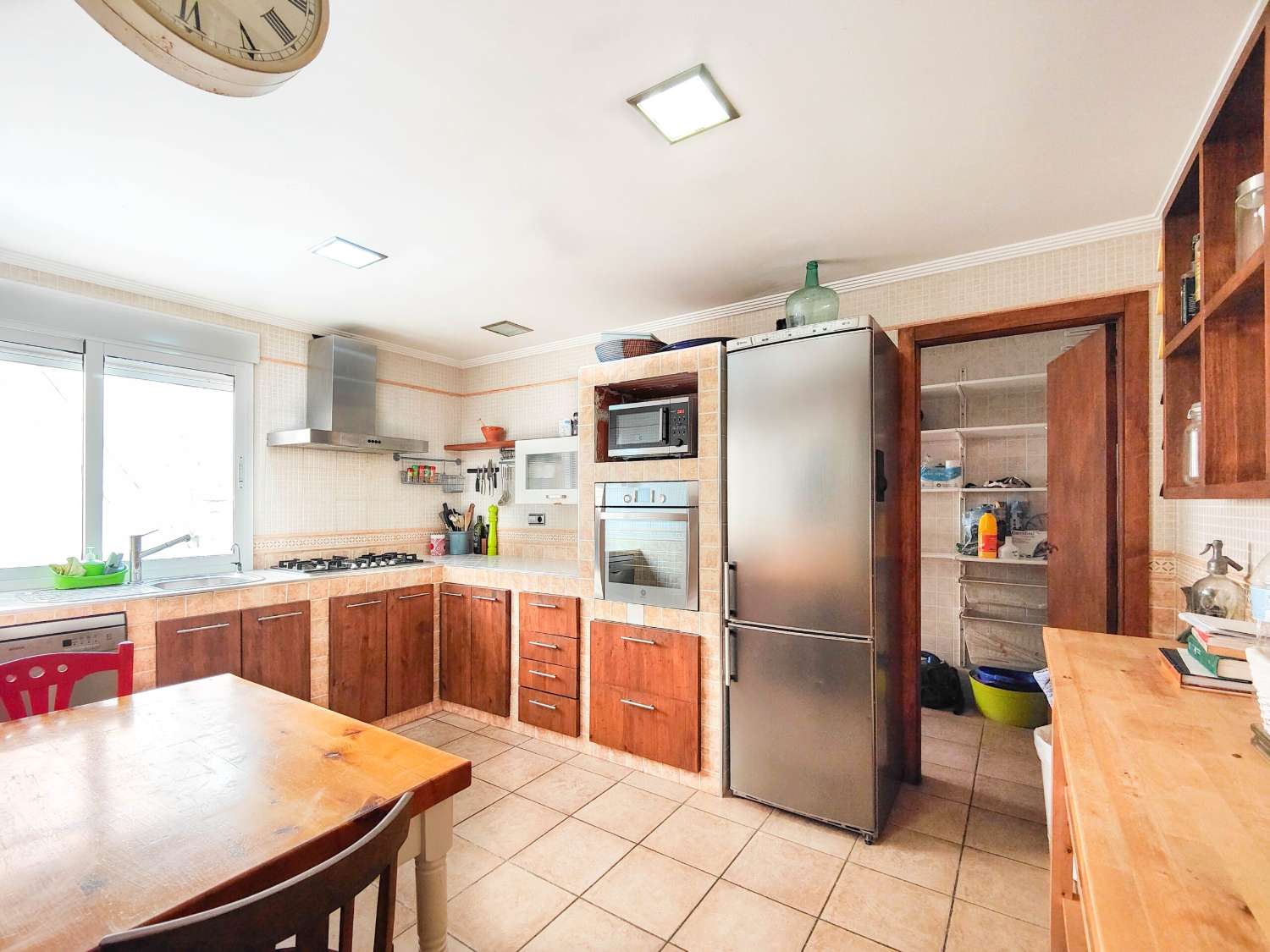 ¡OPORTUNIDAD ÚNICA! PRECIOSO APARTAMENTO REFORMADO DE 2 DORMITORIOS EN EL CENTRO DE TORREVIEJA