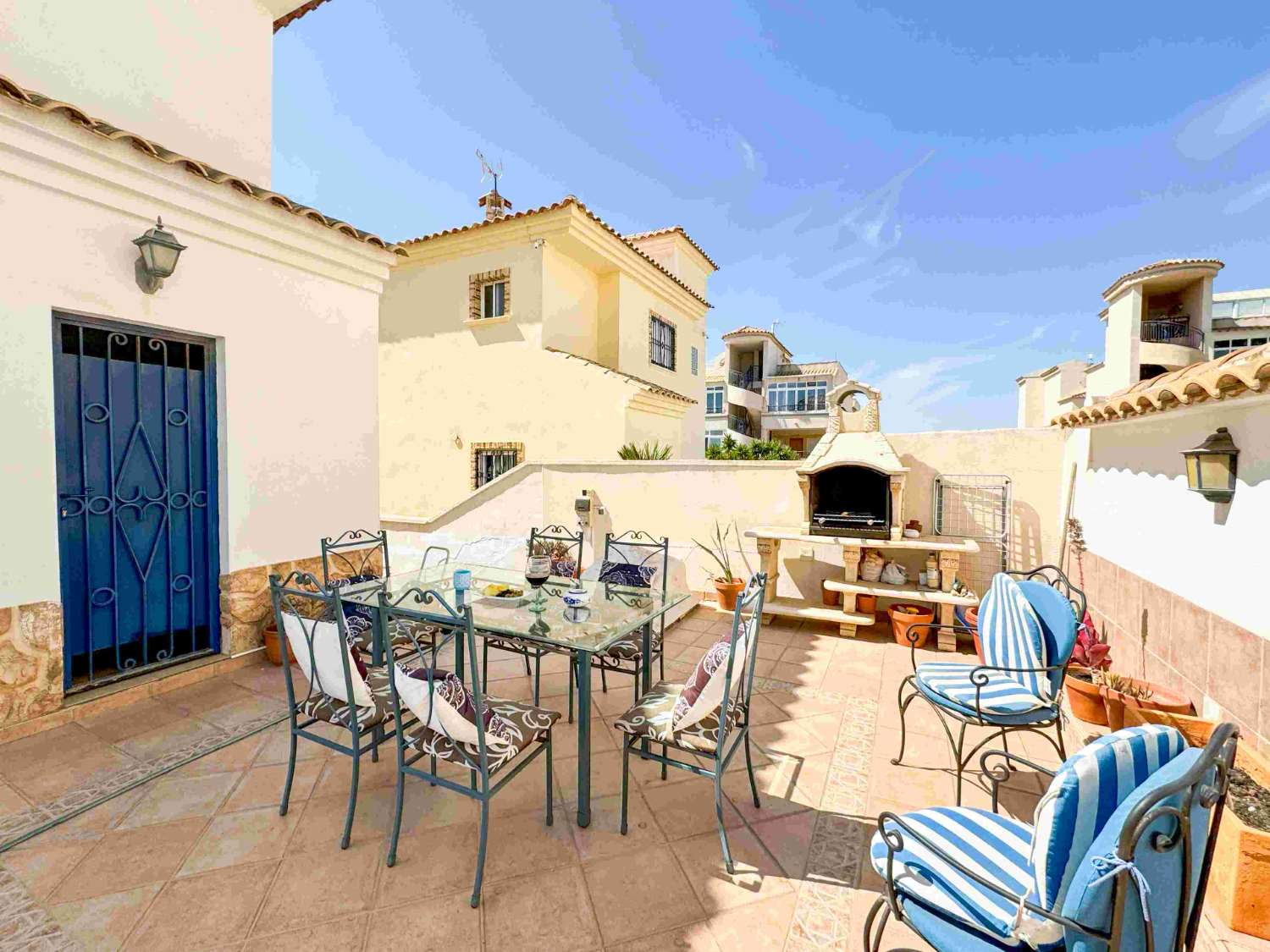 VILLA EXCLUSIVE AVEC PISCINE À QUELQUES PAS DE LA PLAGE À PUNTA PRIMA !
