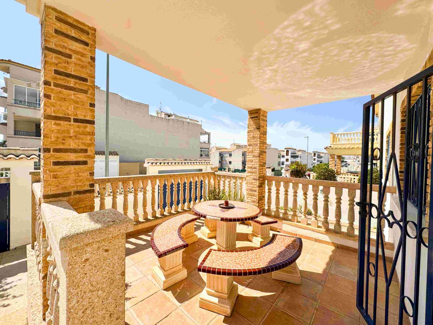 VILLA EXCLUSIVE AVEC PISCINE À QUELQUES PAS DE LA PLAGE À PUNTA PRIMA !