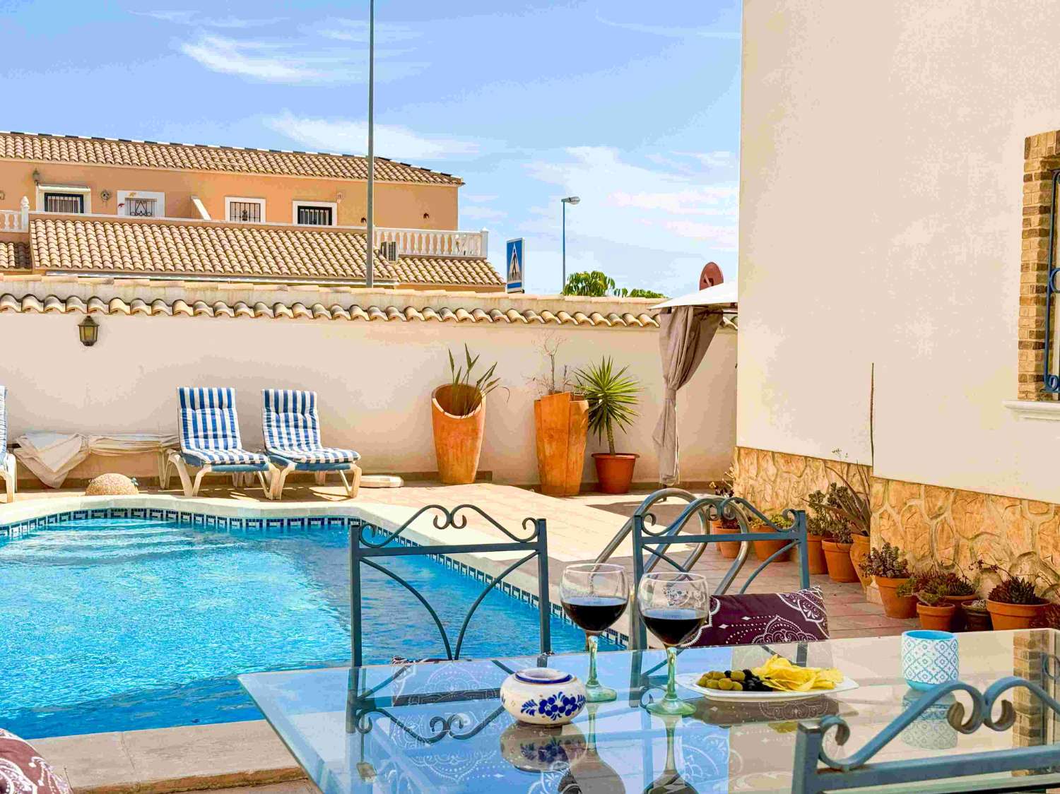VILLA EXCLUSIVE AVEC PISCINE À QUELQUES PAS DE LA PLAGE À PUNTA PRIMA !