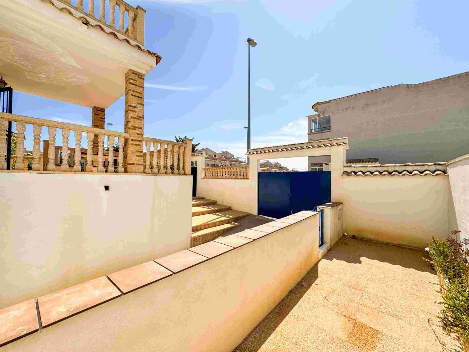 VILLA EXCLUSIVE AVEC PISCINE À QUELQUES PAS DE LA PLAGE À PUNTA PRIMA !