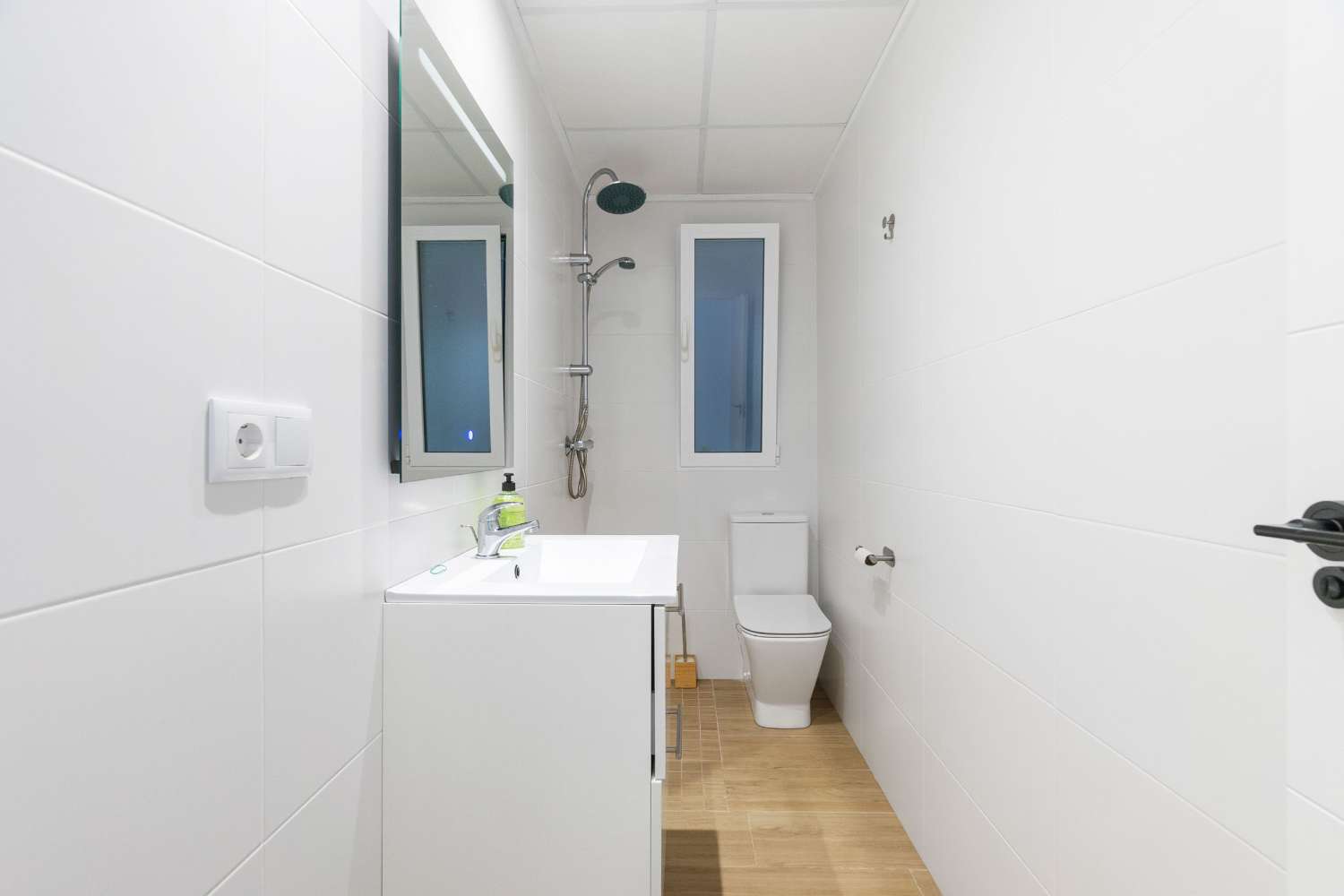 WYJĄTKOWA OKAZJA! ODNOWIONY LUKSUSOWY APARTAMENT Z FRONTALNYM WIDOKIEM NA PLAYA DEL CURA