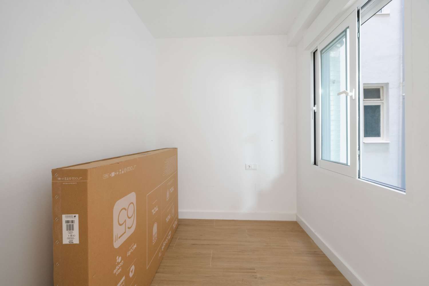 WYJĄTKOWA OKAZJA! ODNOWIONY LUKSUSOWY APARTAMENT Z FRONTALNYM WIDOKIEM NA PLAYA DEL CURA