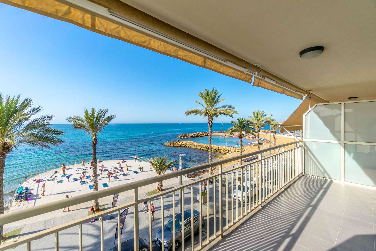 WYJĄTKOWA OKAZJA! ODNOWIONY LUKSUSOWY APARTAMENT Z FRONTALNYM WIDOKIEM NA PLAYA DEL CURA