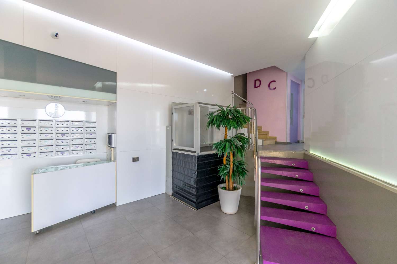WYJĄTKOWA OKAZJA! ODNOWIONY LUKSUSOWY APARTAMENT Z FRONTALNYM WIDOKIEM NA PLAYA DEL CURA