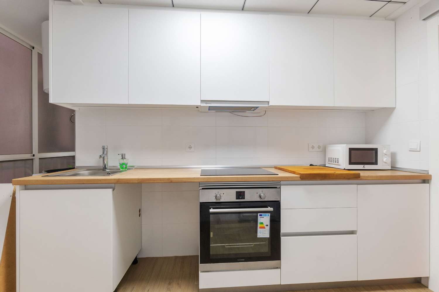 WYJĄTKOWA OKAZJA! ODNOWIONY LUKSUSOWY APARTAMENT Z FRONTALNYM WIDOKIEM NA PLAYA DEL CURA