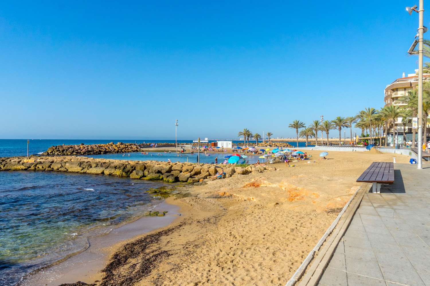 WYJĄTKOWA OKAZJA! ODNOWIONY LUKSUSOWY APARTAMENT Z FRONTALNYM WIDOKIEM NA PLAYA DEL CURA