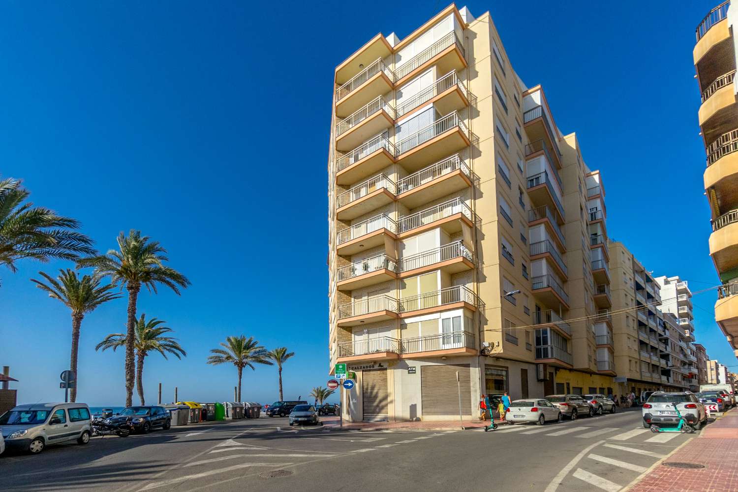 WYJĄTKOWA OKAZJA! ODNOWIONY LUKSUSOWY APARTAMENT Z FRONTALNYM WIDOKIEM NA PLAYA DEL CURA