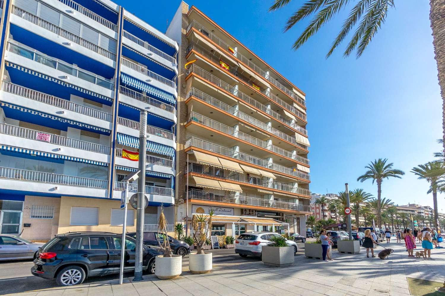 WYJĄTKOWA OKAZJA! ODNOWIONY LUKSUSOWY APARTAMENT Z FRONTALNYM WIDOKIEM NA PLAYA DEL CURA