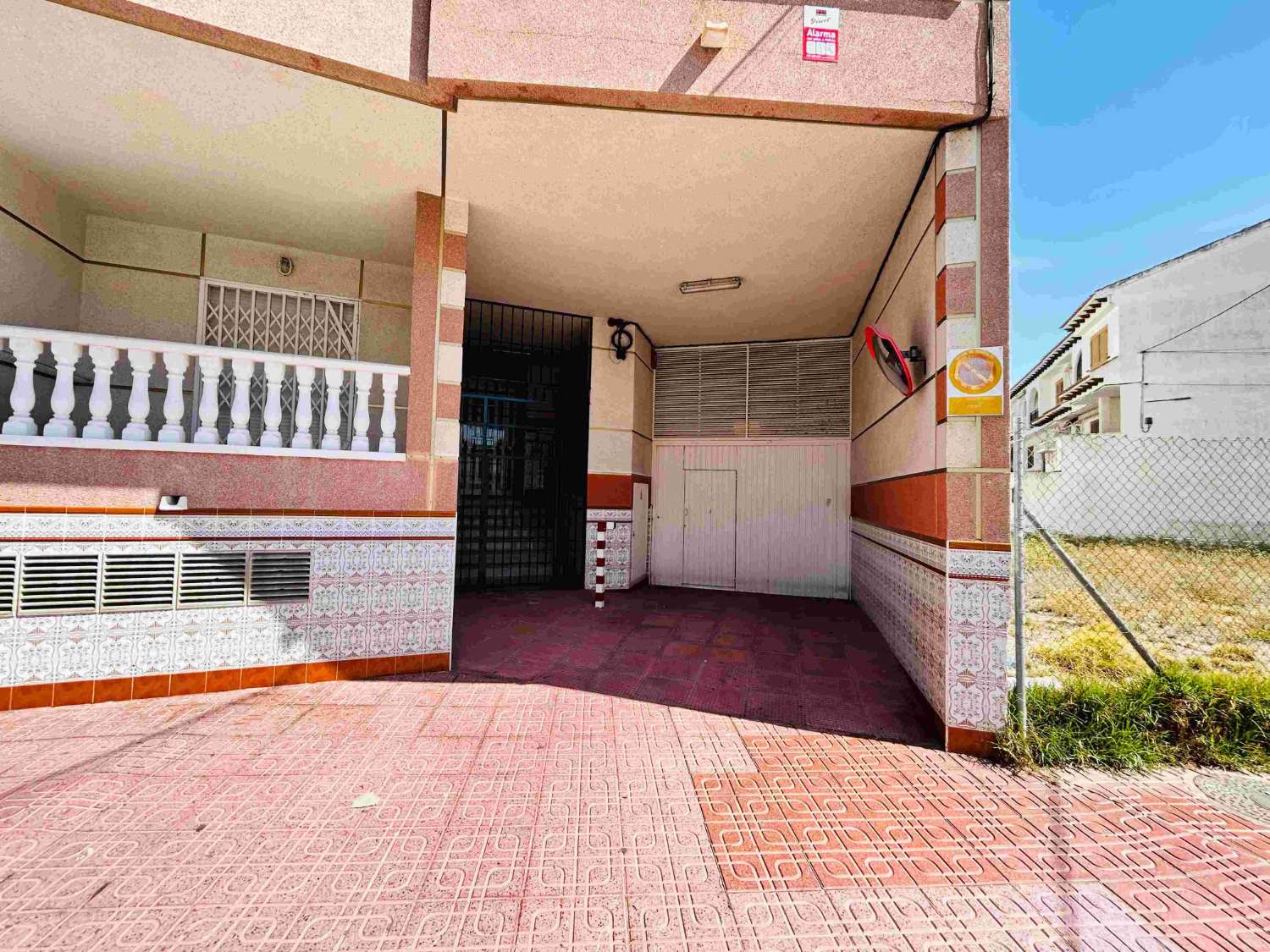 CHARMING BUNGALOW 200M FROM LOS LOCOS BEACH IN TORREVIEJA!