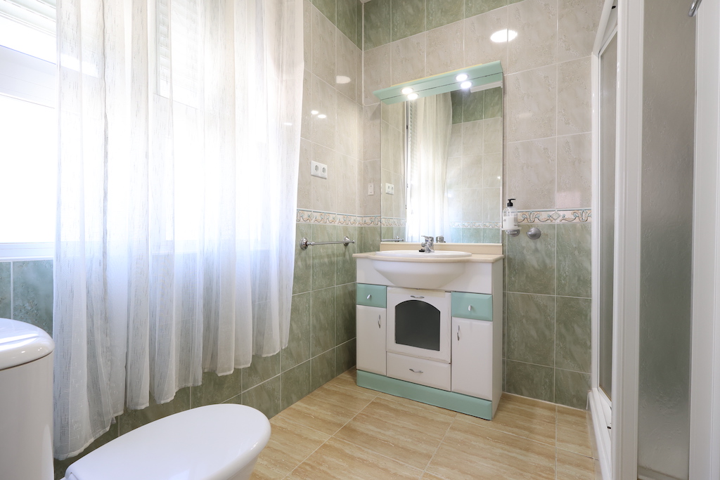 EXCELLENT OPPORTUNITY: RURAL HOSTEL IN SAN MIGUEL DE SALINAS WITH UNOBSTRUCTED VIEWS!