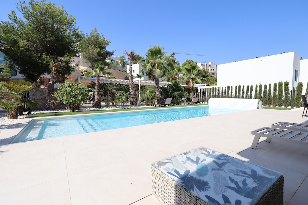 LUXURY VILLA IN LAS COLINAS GOLF WITH HEATED POOL AND EXCLUSIVE ACCESS TO THE BEACH CLUB