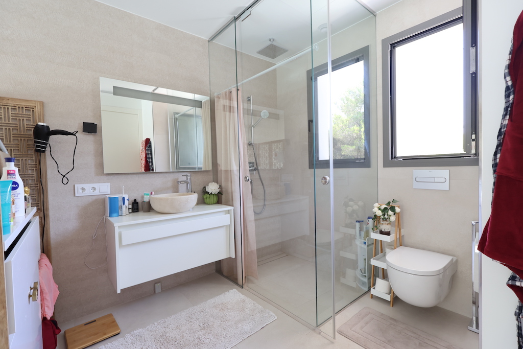 LUXURY VILLA IN LAS COLINAS GOLF WITH HEATED POOL AND EXCLUSIVE ACCESS TO THE BEACH CLUB
