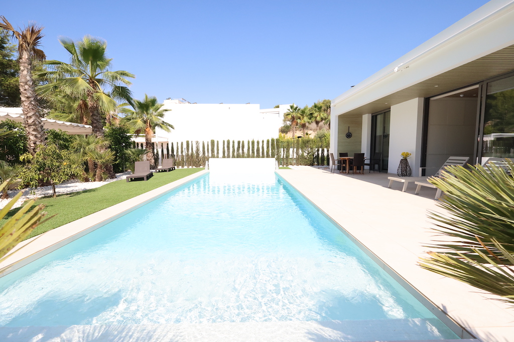 LUXURY VILLA IN LAS COLINAS GOLF WITH HEATED POOL AND EXCLUSIVE ACCESS TO THE BEACH CLUB