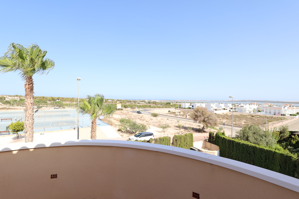 VILLA INDIVIDUELLE EXCLUSIVE À CIUDAD QUESADA AVEC VUE SUR LA MER ET INSTALLATIONS LUXUEUSES