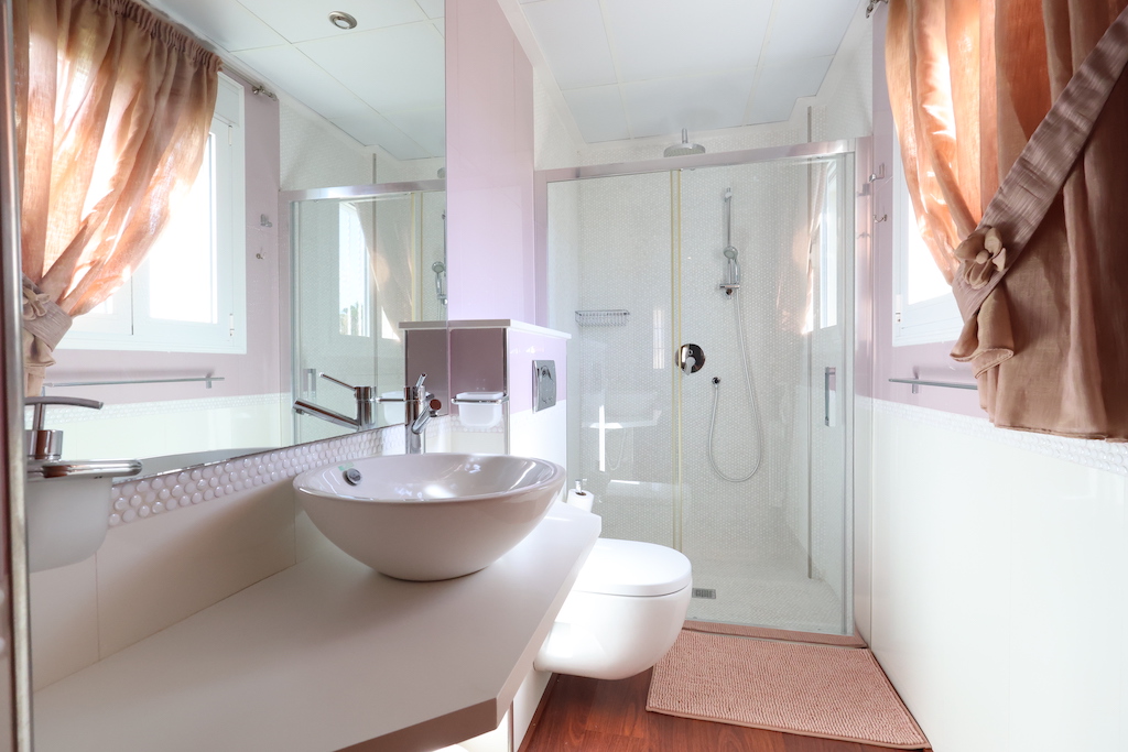 VILLA INDIVIDUELLE EXCLUSIVE À CIUDAD QUESADA AVEC VUE SUR LA MER ET INSTALLATIONS LUXUEUSES