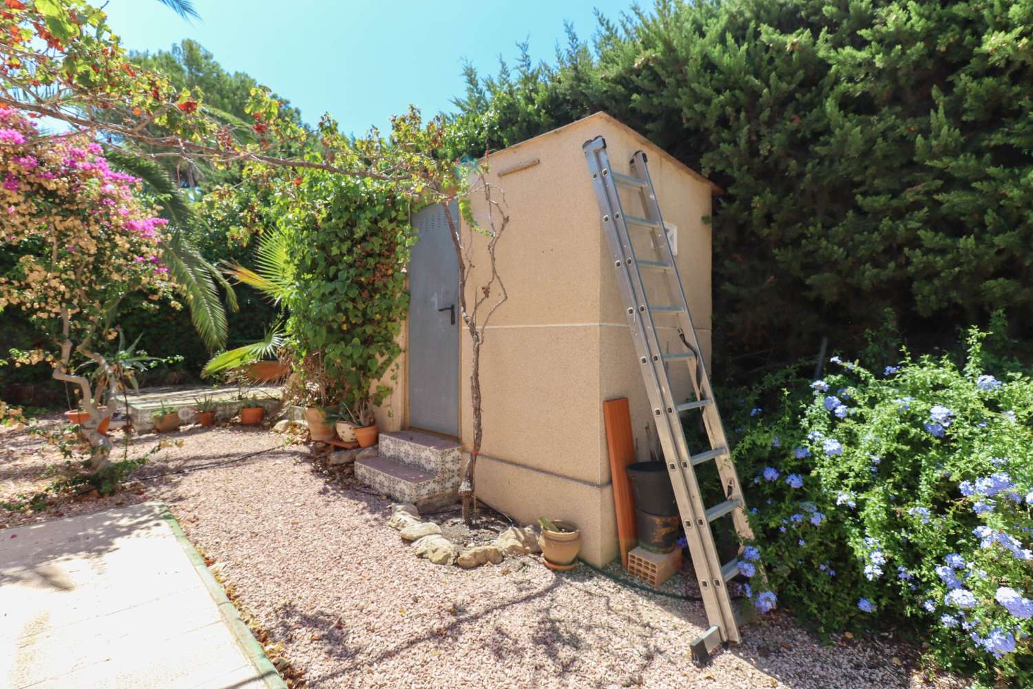 MAGNIFIQUE VILLA INDIVIDUELLE SUR BALCONS AVEC PISCINE PRIVÉE ET PANNEAUX SOLAIRES