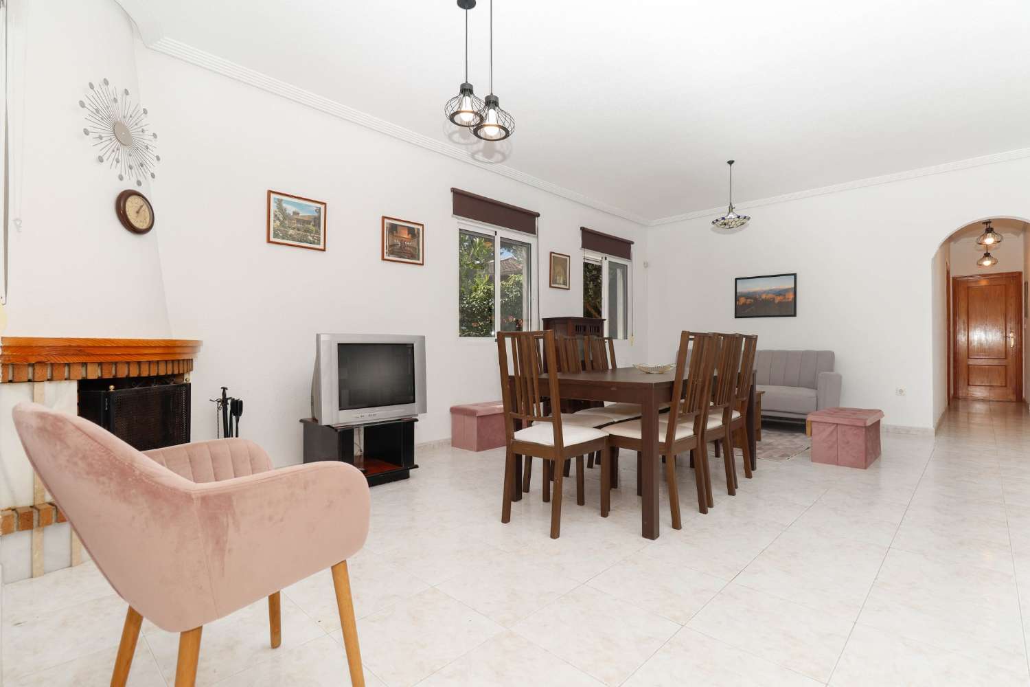 MAGNIFIQUE VILLA INDIVIDUELLE SUR BALCONS AVEC PISCINE PRIVÉE ET PANNEAUX SOLAIRES