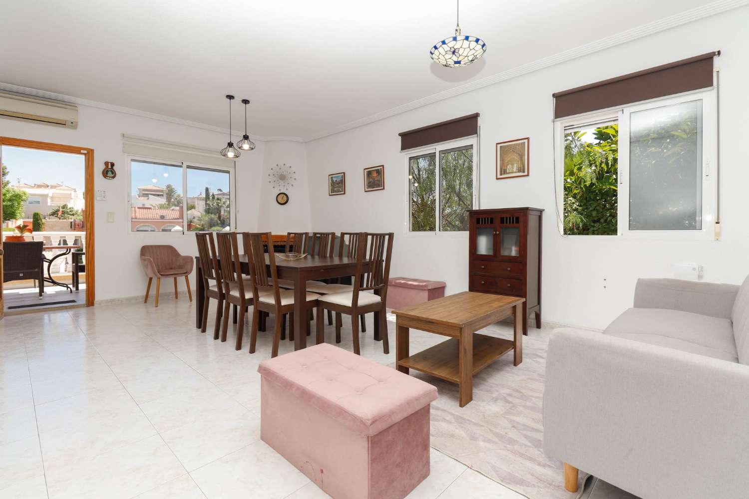MAGNIFIQUE VILLA INDIVIDUELLE SUR BALCONS AVEC PISCINE PRIVÉE ET PANNEAUX SOLAIRES